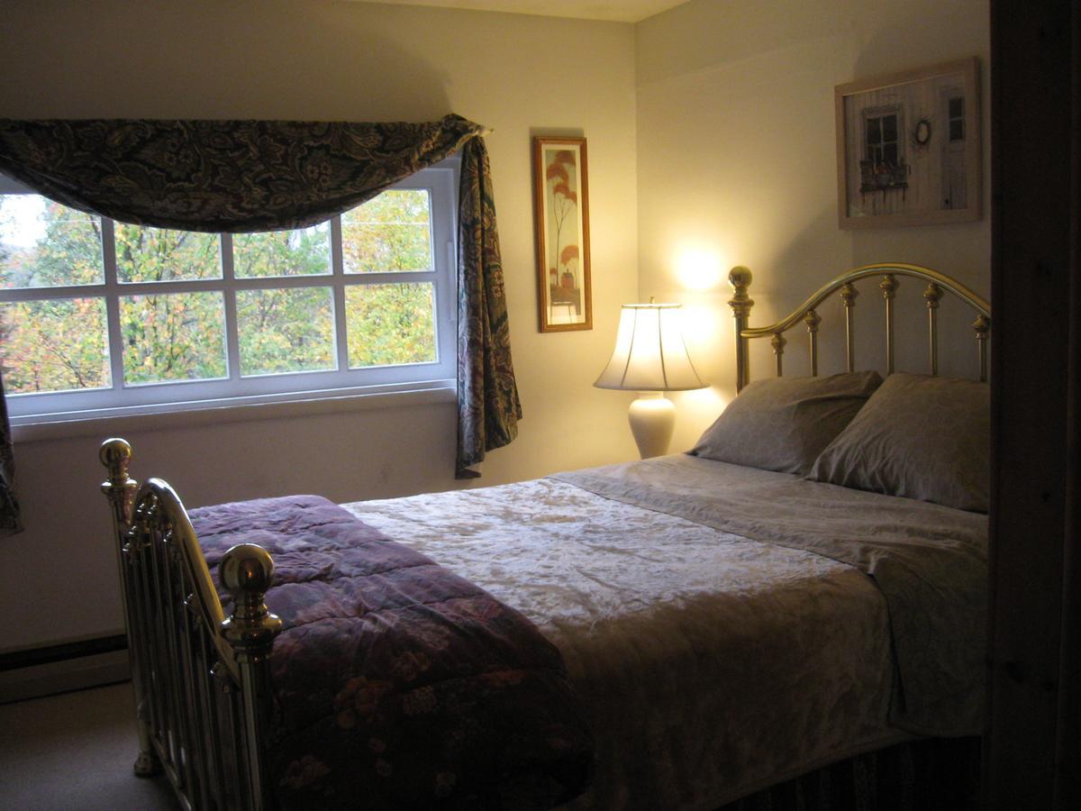 The Woods Lodge Northfield Room photo